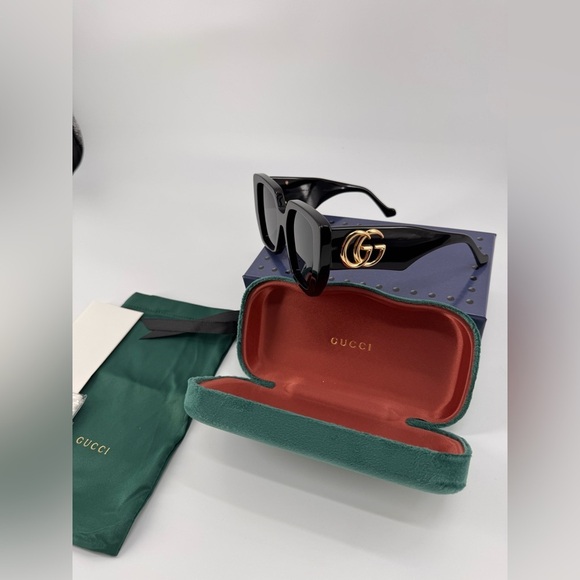 New Gucci Sunglasses NWT